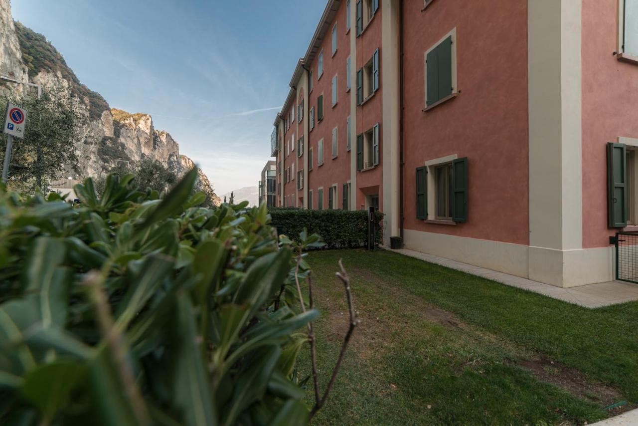 Dv Garda Suite Campione del Garda Exteriér fotografie
