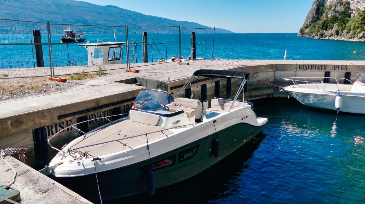 Dv Garda Suite Campione del Garda Exteriér fotografie