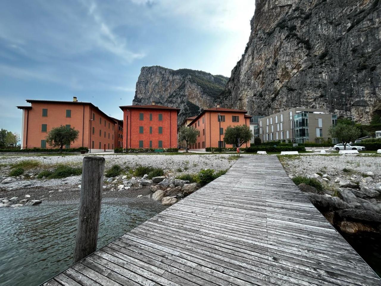 Dv Garda Suite Campione del Garda Exteriér fotografie